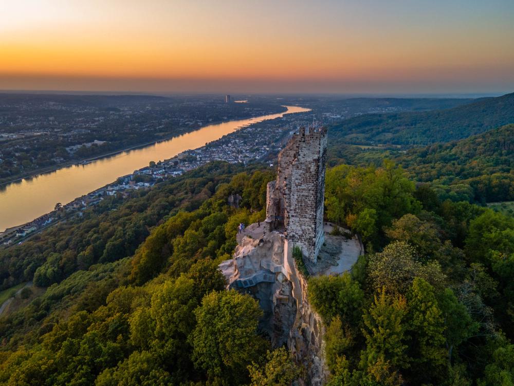 Bonn Drachenfels  Gruppenreisen Klassenfahrten Gruppenunterkunft